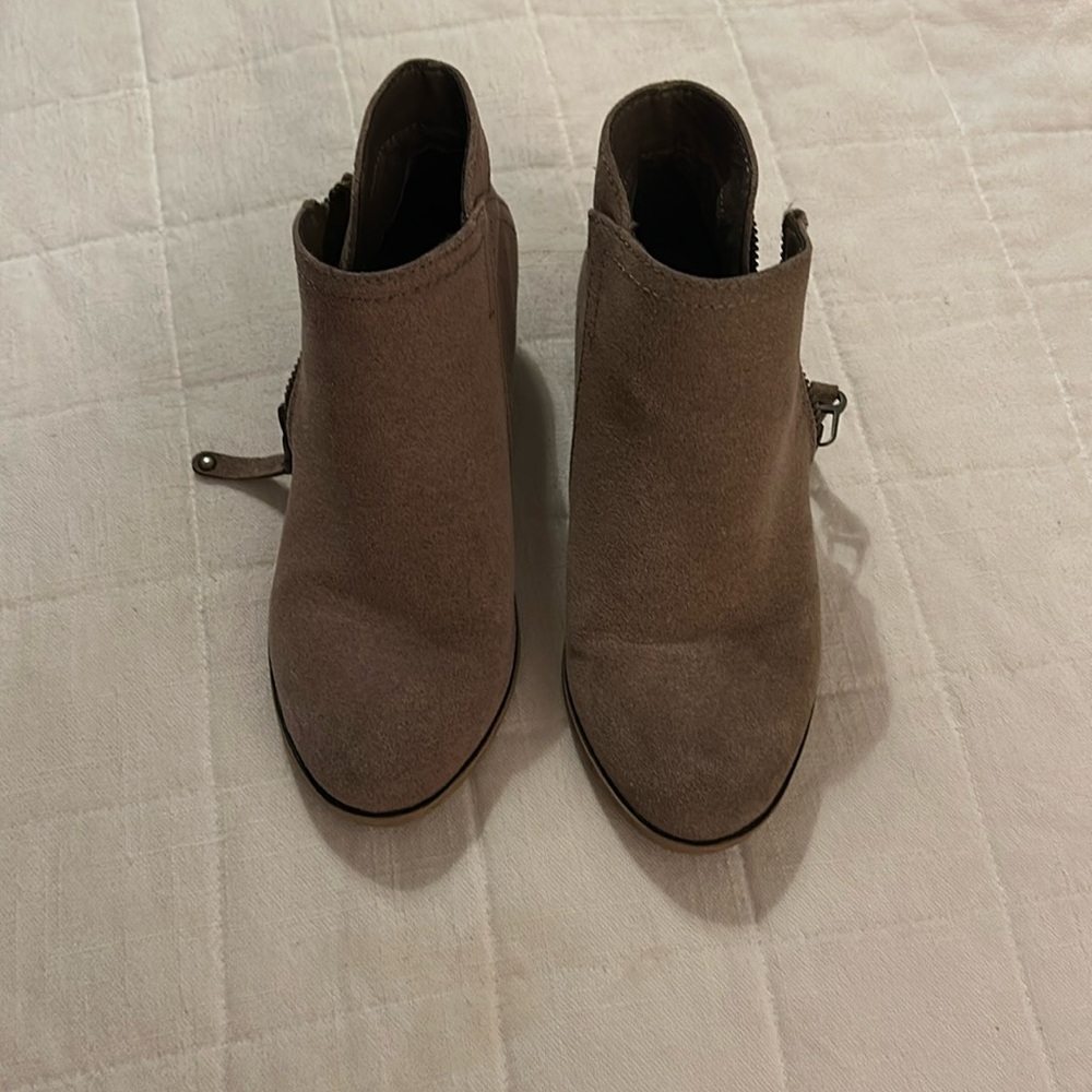No Call. Lily. Girls booties. Size 13M